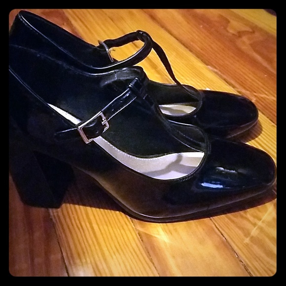 Fioni Shoes - 🖤 Fioni Black Patent Leather Heels 🖤